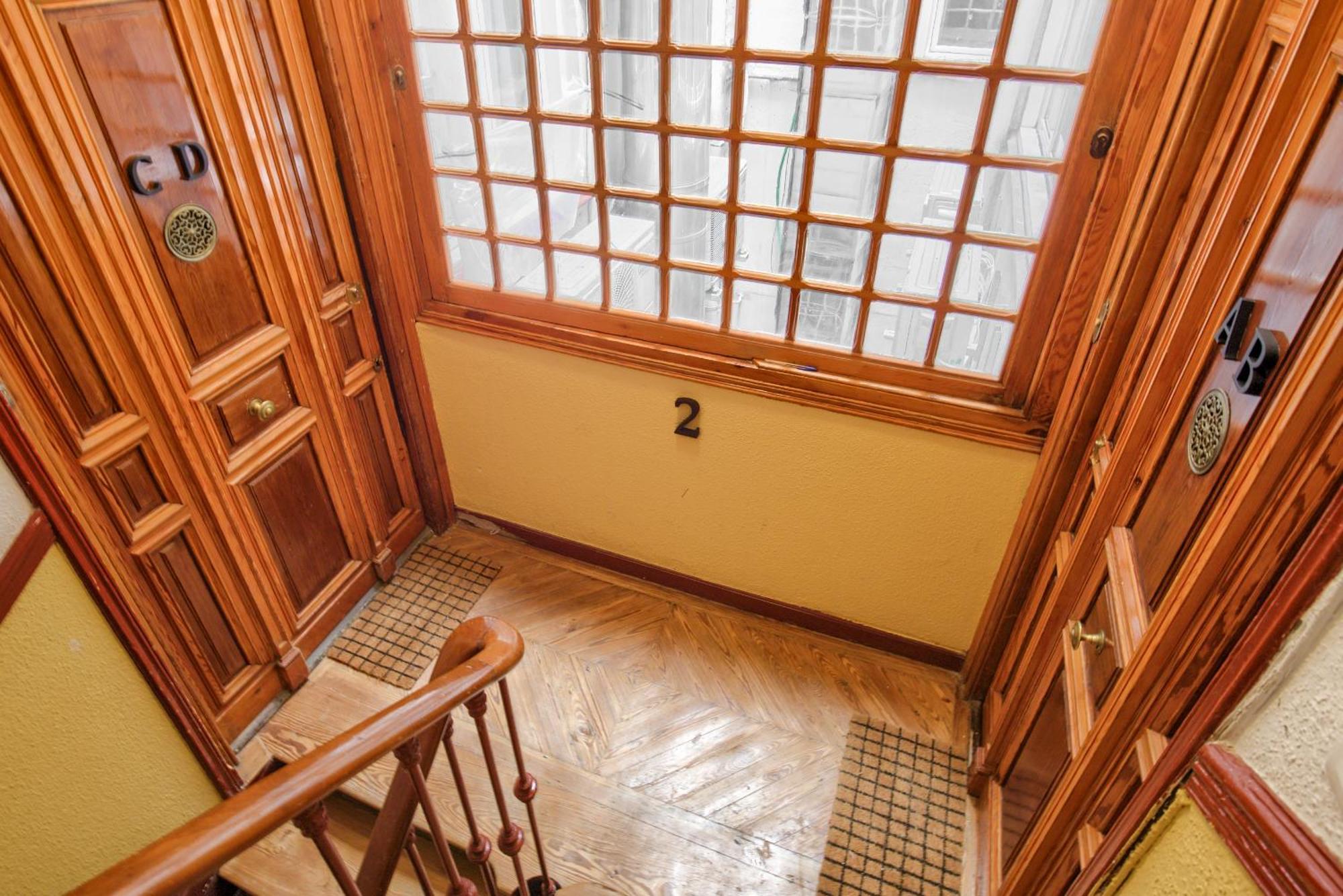 Mezzanine Orange Apartment Madrid Bagian luar foto